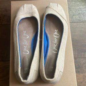 Toms slip on shoes